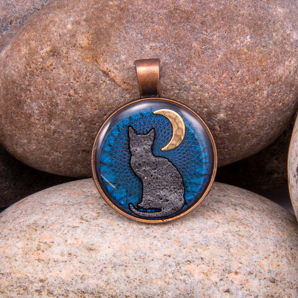 Handcrafted Bespoke Curious Cat Pendant; set in Copper Effect metal bezel.| Jabbawocky Crafts (jabbawockycrafts.co.uk)